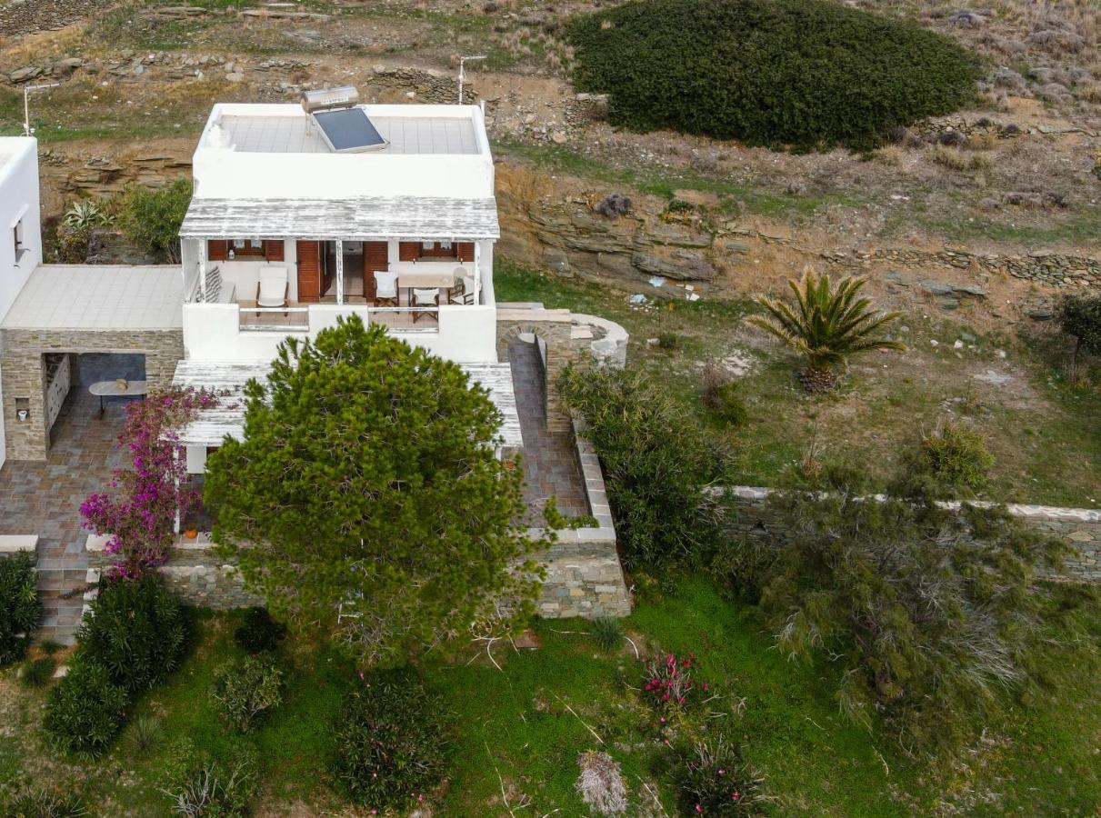 Domitilla Apollonía Buitenkant foto